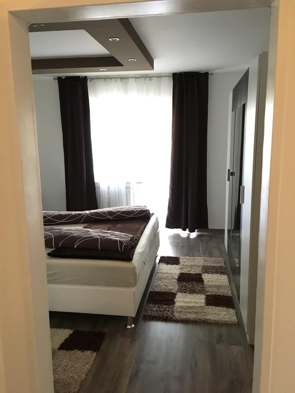 Augsburger Apartment Esterno foto