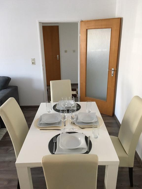 Augsburger Apartment Esterno foto