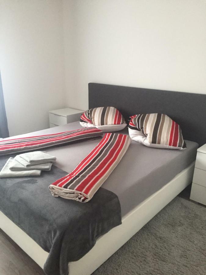 Augsburger Apartment Esterno foto